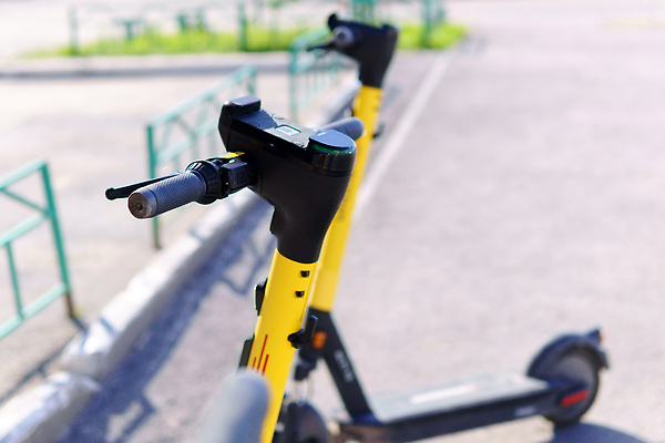 포토 JPG 해외이미지 라이프스타일 도로 스포츠 교통시설 모바일 미래 거리 건강 사람없음 야외 스마트폰 자전거 운전 에너지 스쿠터 도시 바퀴 승차 주차 서비스 에코 일반 대여 렌탈 베터리 생태학 요금 밀레니얼 해외202310 해외포토 교육 길 교통 컨셉 모션 생활 경제 핸드폰 스마트기기 환경 바이크 오토바이 시설 파일형식