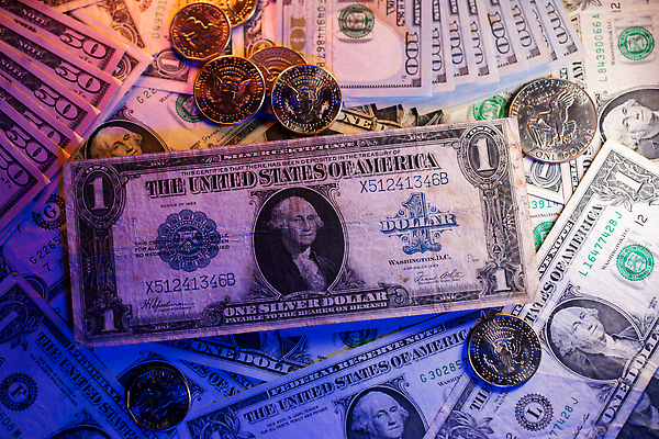 포토 JPG 해외이미지 1 지폐 돈 패턴 사람없음 금융 숫자 달러 동전 미국 펼침 저축 골동품 역사 시장 구매 은색 큼 독수리 계산서 대출 계좌 구역 승인 옛날 워싱턴 증명서 해외202310 해외포토 문자 컬러 북아메리카 무늬 모션 조류 경제 쇼핑 재산 크기 파일형식