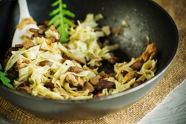 포토 JPG 해외이미지 전통 접시 문화 음식 백그라운드 잎 채소 재료 탁자 가지 파스타 파슬리 매달리기 건강 스파게티 육류 요리 사람없음 목재 초록색 주방 저녁식사 치킨 이탈리아 튀김 시골 면 프라이팬 아침식사 찌개 굽기 먹기 허브 시금치 점심식사 딜 삶기 순간 얇은 오리지널 페스츄리 핸드메이드 맛있는 해외202310 해외포토 나무 식물 식기 유럽 빵 컬러 가구 식재료 모션 주방용품 서양음식 식사 구이 닭고기요리 파일형식