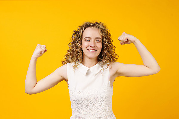 포토 JPG 해외이미지 모델 학생 응시 여자 행복 감정 스포츠 포즈 셔츠 성공 근육 실내 건강 한명 서기 사람 10대 유행 스트레칭 힘 주먹 기쁨 표현 자신감 날씬함 근육질 긍정 팔 보여주기 승자 밀레니얼 해외202310 해외포토 1 시선 컨셉 상의 모션 청소년 내부 신체부위 경제 운동 몸매 파일형식