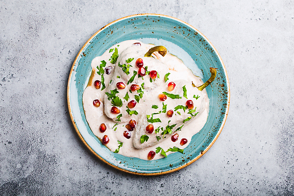 포토 JPG 해외이미지 전통 접시 계절 행복 음식 백그라운드 고추 탁자 휴가 멕시코 기념 씨앗 사람없음 빨간색 초록색 파티 축제 식사 흰색 심볼 호두 후추 독립 전국 맛있는 해외202310 해외포토 식물 식기 감정 컬러 가구 북아메리카 채소 이벤트 견과류 향신료 파일형식