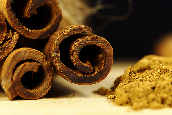 포토 JPG 해외이미지 별 음식 백그라운드 크리스마스 다이어트 재료 자연 디저트 건조 건강 요리 사람없음 목재 갈색 어둠 양념 조미료 막대기 닫기 맛 가루 굽기 먹기 허브 향신료 준비 유기농 향기 아로마 향 아로마테라피 흙더미 내추럴 시나몬 해외202310 해외포토 자연요소 나무 식물 웰빙 기념일 컬러 컨셉 모션 흙 구이 생태계 냄새 테라피 향미료 파일형식 더미