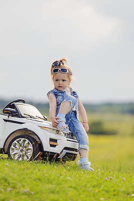 포토 JPG 해외이미지 백인 라이프스타일 여자 행복 도로 얼굴 어린이 여행 백그라운드 컨셉 가족 교통시설 자동차 자연 호박 지붕 휴가 한명 앉기 야외 가로 운동 뷰티 여행객 일출 정원 담요 승합차 예방 자동 해외202310 해외포토 서양인 1 감정 길 육상교통 교통 채소 관계 모션 승용차 건강 사람 생활 신체부위 노을 시설 생태계 파일형식