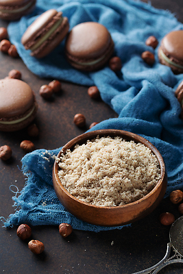 포토 JPG 해외이미지 접시 사람없음 파란색 달콤 마카롱 헤이즐넛 해외202310 해외포토 식기 컬러 디저트 견과류 맛 파일형식