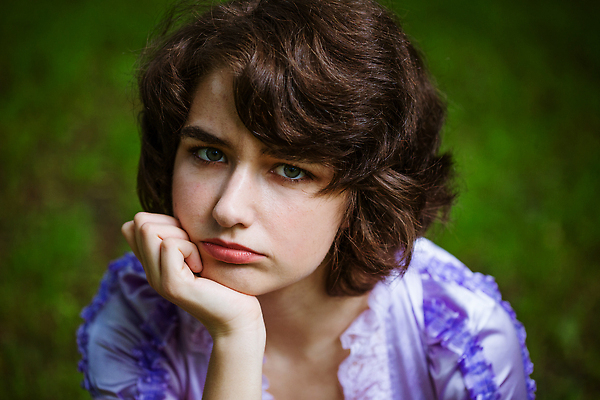 포토 JPG 해외이미지 백인 모델 라이프스타일 손 옷 공원 여자 얼굴 백그라운드 신체 자연 갈색머리 건강 한명 사람 앉기 야외 10대 초록색 뷰티 유행 귀여움 스파 봄 낭만 표현 신선 우아함 숲 피부 입술 해외202310 해외포토 서양인 1 헤어스타일 계절 공공시설 컬러 컨셉 모션 청소년 생활 신체부위 생태계 파일형식