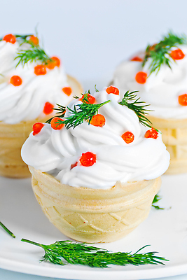 포토 JPG 해외이미지 열매 음식 백그라운드 서브 주택 요리 사람없음 장식 초록색 반사 케이크 흰색 먹기 크림 서식 딜 용광로 해외202310 해외포토 식물 컬러 모션 디저트 건물 파일형식