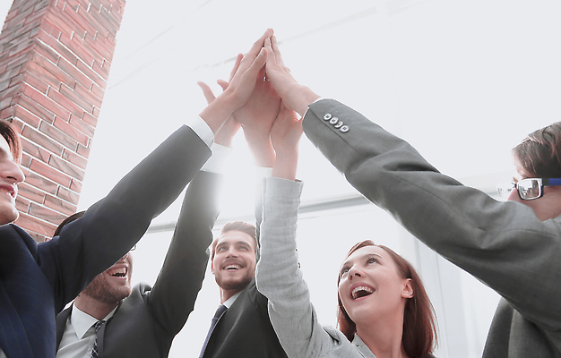 포토 JPG 해외이미지 여자 남자 행복 회사 비즈니스 사업가 성공 회의 노동자 함께함 관리 사람 여러명 사무실 파티 기쁨 거래 축하 우승 비즈니스맨 비즈니스우먼 자신감 그룹 동료 만족 재택근무 진행 경영 승자 필승 해외202310 해외포토 직업 감정 다수 컨셉 관계 이벤트 최고 직장인 파일형식