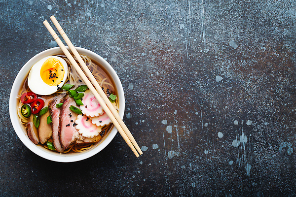 포토 JPG 해외이미지 그릇 백그라운드 젓가락 사람없음 계란 라멘 차슈 해외포토 식기 수저 돼지고기 알 면류 일본음식 파일형식