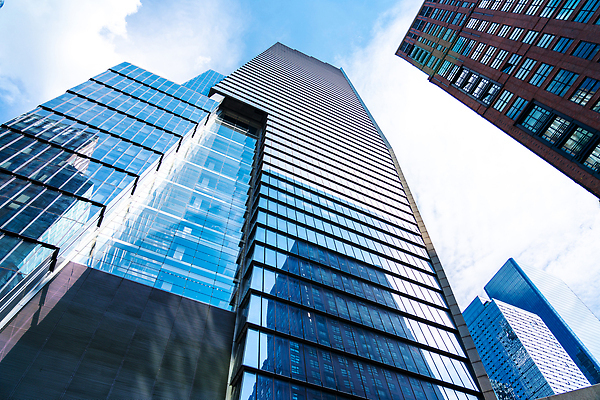 포토 JPG 해외이미지 외관 길 비즈니스 건축양식 하늘 새로움 거리 안테나 풍경 사람없음 건물 사무실 탑 고층빌딩 미국 도시 센터 뉴욕 지역 맨해튼 랜드마크 해외202310 해외포토 건축물 건축 컨셉 북아메리카 통신 빌딩 파일형식