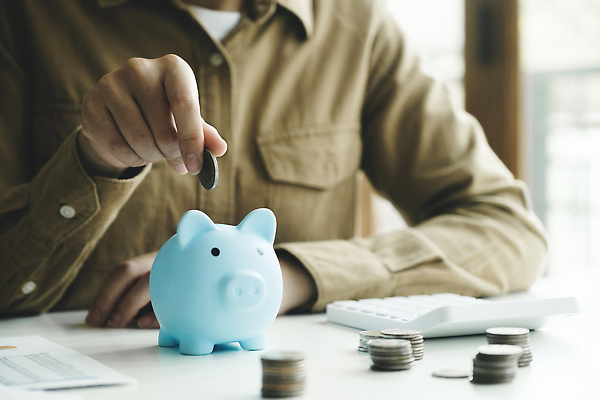 포토 JPG 해외이미지 백그라운드 지폐 돈 비즈니스 성공 한명 금융 경제 쌓기 동전 저축 돼지저금통 성장 돼지 절약 재산 주식 은퇴 보안 투자 이익 회계 계산서 월급 대출 빚 계좌 관심 세금 수입 예산 자금 카운트 회계사 해외202310 해외포토 직업 1 컨셉 포유류 모션 안전 사람 저금통 파일형식