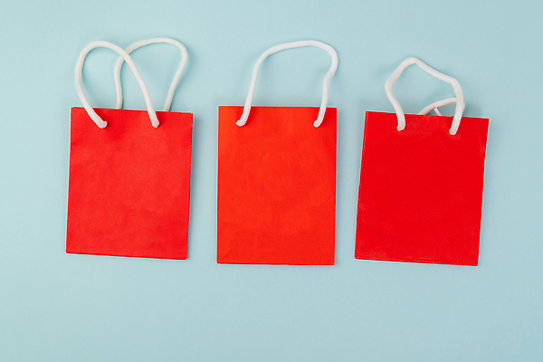 포토 JPG 해외이미지 템플릿 디자인 종이 백그라운드 컨셉 크리스마스 가방 비즈니스 포장 손잡이 선물 사람없음 빨간색 쇼핑백 유행 세일 상점 공백 구매 상품 오브젝트 싱글 상업 패키지 소매 짐싸기 슈퍼마켓 마케팅 목업 플랫레이 카피스페이스 브랜딩 비어있는 해외202310 해외포토 잡화 기념일 컬러 쇼핑 플랫 파일형식