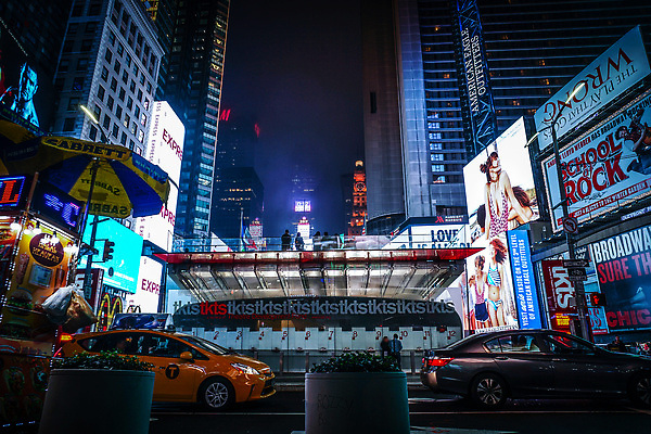 포토 JPG 해외이미지 해외 북아메리카 비즈니스 조명 사람 풍경 사람없음 건물 빛 도시풍경 컬러풀 고층빌딩 미국 도시 도심 야간 디지털합성 뉴욕 네온 맨해튼 주도 해외202310 해외포토 자연요소 건축물 컬러 아메리카 빌딩 예절 파일형식