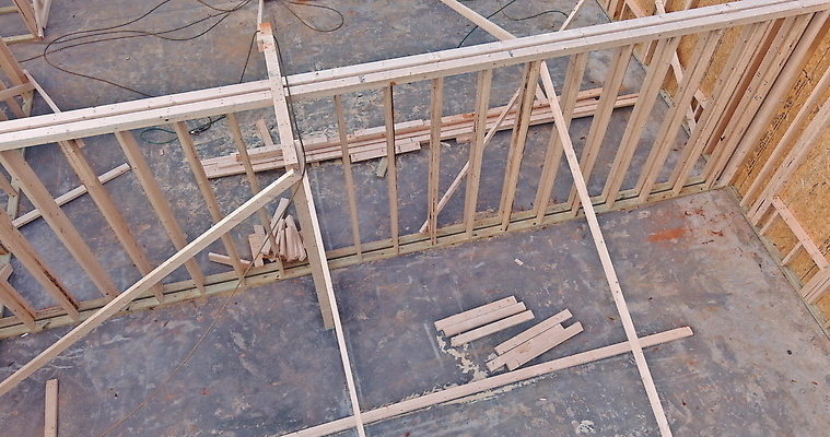 포토 JPG 해외이미지 산업 지붕 주택 프레임 건설업 사람없음 내부 건물 목재 건설현장 업무 수리 널 뼈대 잡동사니 개발 복원 수목 합판 해외202310 해외포토 나무 건축물 재료 작업 파일형식