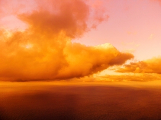 포토 JPG 해외이미지 계절 바다 여행 백그라운드 자연 하늘 아침 산 안테나 파노라마 사람없음 야외 빨간색 빛 햇빛 태양 뷰티 일출 환경 일몰 추위 안개 흰색 분위기 황금 정상 언덕 천국 솜털 스카이라인 내추럴 항공촬영 드론 뿌연 조감도 수평선 해외202310 해외포토 주간 자연요소 뷰포인트 컬러 컨셉 통신 날씨 촬영기법 노을 생태계 파일형식