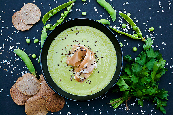 포토 JPG 해외이미지 전통 접시 음식 백그라운드 다이어트 채소 재료 파슬리 건강 육류 요리 씨앗 사람없음 목재 초록색 식사 저녁식사 껍질 신선 뜨거움 화려 사발 클래식 맛 수프 브로콜리 먹기 민트 허브 크림 향신료 오브젝트 만족 유기농 완두콩 햄 향기 시금치 점심식사 고립 삶기 채식주의자 특별함 핸드메이드 맛있는 해외202310 해외포토 나무 식물 식기 웰빙 감정 컬러 컨셉 식재료 모션 콩 사기그릇 채식 냄새 향미료 파일형식