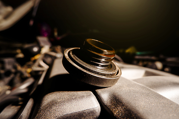 포토 JPG 해외이미지 산업 백그라운드 비즈니스 부분 교통시설 자동차 사람없음 빛 기계 공연 장비 과학기술 덮개 뚜껑 오픈 변화 수리 휘발유 석유 야간 플라스틱 서비스 짐차 엔진 정비공 모터 유지 교체 디젤 자동 캡모자 해외202310 해외포토 자연요소 모자_잡화 육상교통 교통 컨셉 재질 기술 이벤트 기술자 시설 파일형식