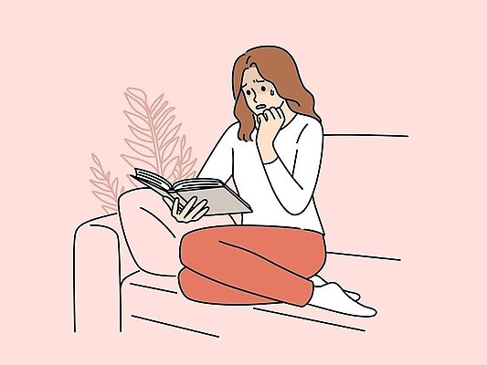 EPS 해외이미지 여자 쿠션 일러스트 한명 들기 앉기 성인 책 소파 독서 읽기 공포 성인여자한명만 몰입 해외202310 해외일러스트 1 컨셉 의자 모션 사람 여자한명만 성인여자만 파일형식 벡터