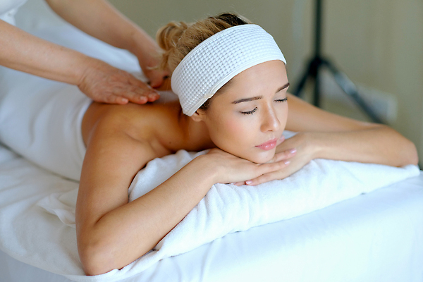 포토 JPG 해외이미지 백인 직업 라이프스타일 커플 여자 남자 행복 얼굴 신체 탁자 휴가 휴식 스트레스 실내 건강 관리 한명 사람 20대 치료 뷰티 머리 상점 스파 신선 마사지 작업 고급 테라피 거짓말 돌봄 치료사 해외202310 해외포토 서양인 1 감정 가구 컨셉 의학 관계 모션 청년 내부 생활 신체부위 파일형식