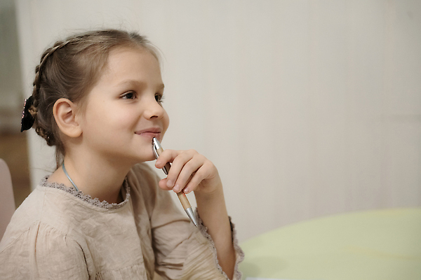 포토 JPG 해외이미지 유럽 선 여행 백그라운드 건축양식 하늘 조명 한명 풍경 야외 건물 물 파란색 빛 강 도시풍경 조각상 반사 노란색 놀람 새벽 도시 고속도로 역사 도심 야간 저녁 타운 천연기념물 랜드마크 수도권 우크라이나 콘크리트 해외202310 해외포토 자연요소 1 건축물 건축 감정 나라 도로 컬러 표정 사람 조형물 지역 파일형식