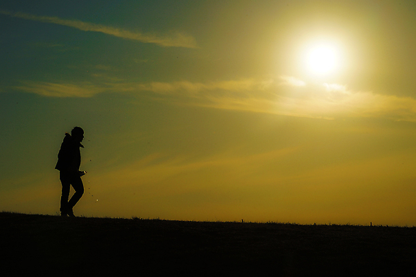 포토 JPG 해외이미지 공원 남자 실루엣 백그라운드 오렌지 자연 하늘 그림자 사람 풍경 사람없음 야외 태양 일본 일몰 가을 도쿄 저녁 언덕 질감 창백 교외 해외202310 해외포토 자연요소 계절 공공시설 아시아 과일 촬영기법 노을 야간 생태계 파일형식