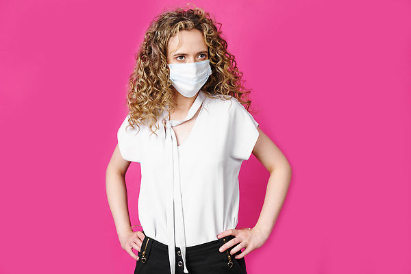 포토 JPG 해외이미지 모델 직업 학생 감정 포즈 거리 실내 건강 병원 가면 한명 사람 세로 약 건강관리 환자 의사 자신감 수비 호흡기관 바이러스 닫기 보호 질병 감염 알레르기 고립 전염병 접기 코로나바이러스 해외202310 해외포토 1 컨셉 의학 모션 관리 내부 의료진 장기_의학 파일형식