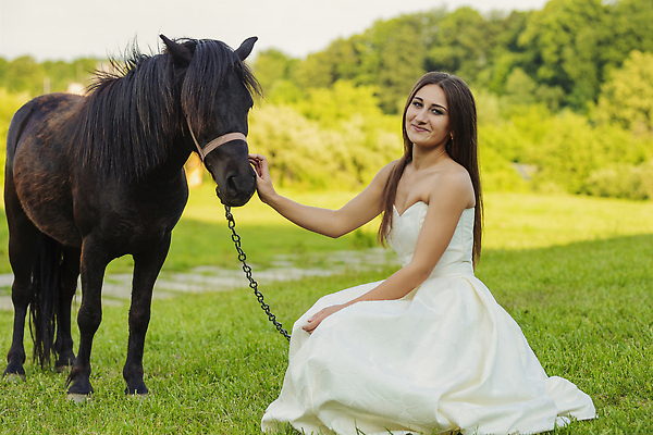 포토 JPG 해외이미지 동물 어린이 밭 자연 놀이 엄마 사랑 한명 사람 야외 반려동물 컬러풀 금발 뷰티 농장 마을 봄 목장 우정 산책 임산부 터치 시골 스페인 긍정 조랑말 라이더 해외202310 해외포토 1 헤어스타일 계절 감정 유럽 컬러 컨셉 농업 가족 휴식 친구 임신 말_동물 생태계 파일형식