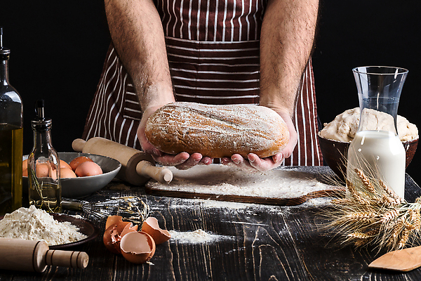 포토 JPG 해외이미지 손 남자 빵 요리 한명 상반신 성인 계란 앞치마 우유 오일 밀 반죽 밀가루 밀대 나무도마 성인남자한명만 해외202310 해외포토 1 음식 주방용품 유제품 곡류 도마 사람 목재 신체부위 알 화장품 가루 남자한명만 성인남자만 파일형식