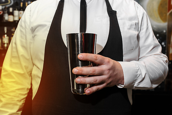 포토 JPG 해외이미지 남자 한명 들기 정장 상반신 성인 바텐더 쉐이커 성인남자한명만 해외202310 해외포토 1 옷 모션 사람 남자한명만 성인남자만 파일형식