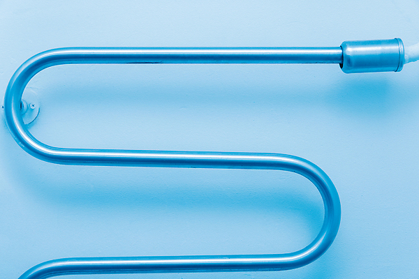 포토 JPG 해외이미지 디자인 벽 백그라운드 호텔 주택 건조 실내 따뜻함 매달리기 사람없음 내부 물 빛 수건 금속 목욕 방 장비 추위 욕실 흰색 직물 뜨거움 은색 옷걸이 시원함 난방기 드라이어 철 타일 오브젝트 싱글 라디에이터 보유 신발장 위생관리 철강 해외202310 해외포토 자연요소 컬러 모션 재질 숙소 관리 건물 위생용품 청결 미용용품 난방용품 파일형식