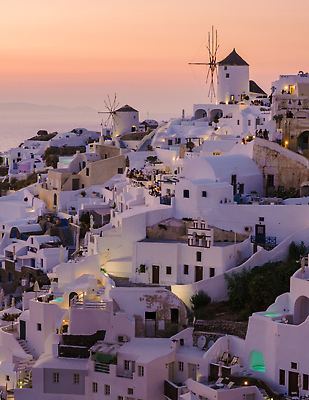 포토 JPG 해외이미지 전통 유럽 바다 컬러 섬 건축양식 호텔 휴가 거리 주택 풍경 사람없음 건물 여름 파란색 뷰티 교회 여행객 마을 일출 일몰 새벽 낭만 풍차 흰색 고급 크루즈 지중해 그리스 휴양지 화산 엽서 돔 타운 산토리니 그리스인 해외202310 해외포토 자연요소 서양인 건축물 계절 건축 나라 컨셉 배_교통 숙소 산 사람 노을 장소 도시 편지 파일형식