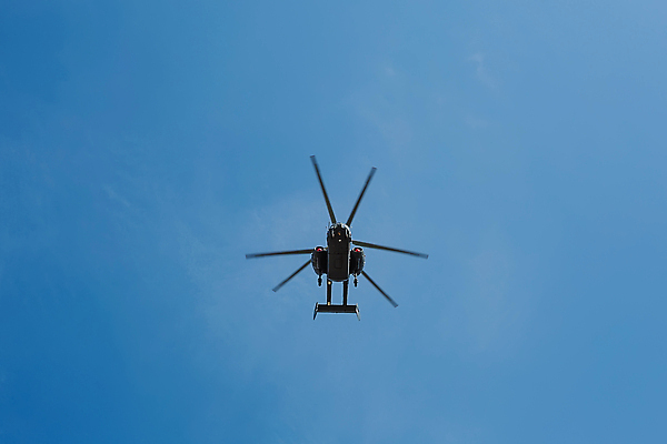 포토 JPG 해외이미지 구름 실루엣 산업 무기 스포츠 여행 백그라운드 비즈니스 교통시설 모션 하늘 바닥 비행기 사람없음 야외 파란색 우주 검은색 힘 흰색 나사 헬리콥터 파일럿 항공 속도 군용 쇼 엔진 항공촬영 해외202310 해외포토 자연요소 직업 뷰포인트 컬러 교통 항공교통 대중교통 군대 촬영기법 공구 시설 파일형식