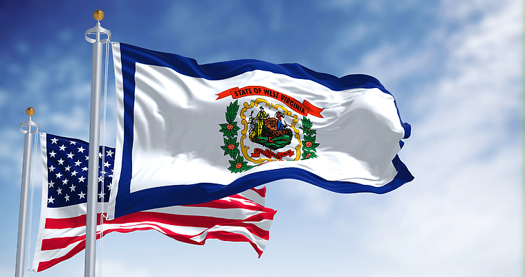 포토 JPG 해외이미지 디자인 배너 별 물결 여행 바람 휴가 사람없음 야외 가로 빨간색 파란색 미국 줄무늬 자유 흰색 깃발 직물 성조기 국기 민주주의 심볼 사인 신분 깃대 커뮤니티 미국문화 봉 애국심 독립 정부 정치 카피스페이스 해외202310 해외포토 자연요소 컬러 컨셉 북아메리카 무늬 날씨 공백 서양문화 파일형식