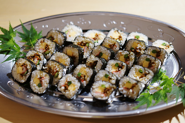 포토 JPG 해외이미지 접시 음식 밥 오이 요리 사람없음 계란 일본 식사 초밥 수확 해조류 낟알 일본음식 해외202310 해외포토 식기 아시아 농업 채소 알 해양식물 파일형식