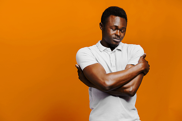 포토 JPG 해외이미지 라이프스타일 응시 남자 행복 셔츠 오렌지 비즈니스 통신 손가락 성공 휴식 수염 한명 미소 웃음 사무실 노란색 검은색 표현 우승 비즈니스맨 자신감 근육질 긍정 충격 온라인 고립 채팅 힙스터 강조 해외202310 해외포토 1 손 시선 패션 감정 컬러 컨셉 상의 과일 근육 표정 사람 생활 최고 직장인 몸매 파일형식