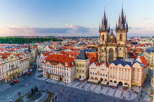 포토 JPG 해외이미지 응시 유럽 여행 건축양식 거리 안테나 파노라마 사람없음 야외 건물 교회 탑 새벽 도시 홀 센터 중세 역사 시장 정상 저녁 정사각형 체코 프라하 타운 고딕 공화국 구시가지 랜드마크 보헤미아 수도권 옛날 전후 해외202310 해외포토 자연요소 도형 건축물 시선 건축 나라 통신 종교건축 촬영기법 공간 비교 야간 지역 파일형식