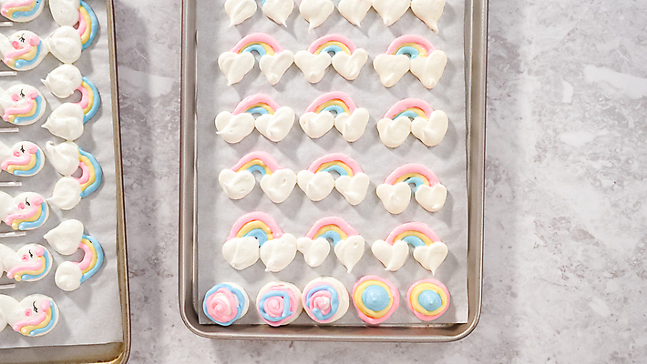 포토 JPG 해외이미지 무지개 사람없음 오븐 달콤 홈베이킹 유니콘 파스텔톤 해외202310 머랭쿠키 해외포토 자연요소 컬러 쿠키 가전제품 맛 제빵 머랭 파일형식