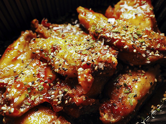 포토 JPG 해외이미지 전통 조각 백그라운드 날개 한국 건강 육류 요리 동양인 사람없음 식당 저녁식사 치킨 중국 소고기 튀김 신선 뜨거움 황금 맛 굽기 먹기 배송 퓨전 매움 깨 후추 카레 점심식사 길거리음식 영양분 맛있는 해외202310 해외포토 아시아 음식 컨셉 식재료 모션 인종 상점 식사 조미료 구이 향신료 닭고기요리 파일형식