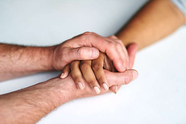 포토 JPG 해외이미지 손 따뜻함 근접촬영 신체부위 손잡기 도움 해외202310 해외포토 뷰포인트 컨셉 모션 사람 파일형식