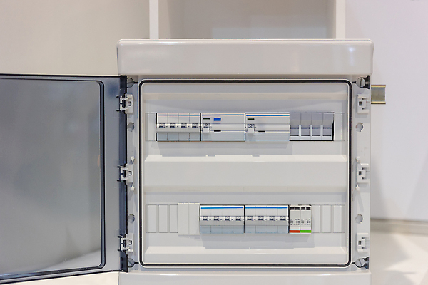 포토 JPG 해외이미지 식물 산업 공장 안전 사람없음 전자제품 상자 힘 기계 장비 에너지 과학기술 업무 판넬 수리 플러그 제조 위험 캐비닛 순환 철사 볼트 시스템 감독관 스위치 분배 설치 자동 전압 제어 해외202310 해외포토 컨셉 공업 모션 기술 공구 작업 사물함 파일형식