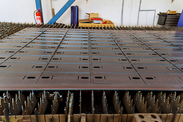 포토 JPG 해외이미지 산업 부분 공장 사람없음 금속 기계 장비 공구 업무 구멍 작업실 제조 자르기 철 서식 무거움 시트 공학 방법 자동 철강 커터 해외202310 해외포토 교육 공업 모션 재질 도구 작업 무게 파일형식