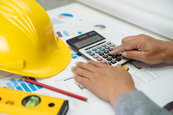 포토 JPG 해외이미지 모델 직업 디자인 산업 종이 비즈니스 건축양식 탁자 그래프 노동자 주택 직장 자 안전 사람없음 건물 금융 사무실 노란색 장비 공구 업무 작업 엔지니어 플랫 계획 안전모 헬멧 건축가 디자이너 땅 스케치 분석 오브젝트 그림 문서 청사진 공학 건축업자 계약자 프로젝트 해외202310 해외포토 건축물 교육 건축 컬러 가구 컨셉 회사 문구용품 미술 경제 도구 기술자 안전장비 보호장비 계약 파일형식