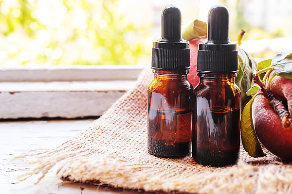 포토 JPG 해외이미지 잎 사람없음 뷰티 오일 병 스포이트 천 복숭아 앰플 해외202310 해외포토 식물 식기 음식 과일 화장품 직물 피펫 파일형식