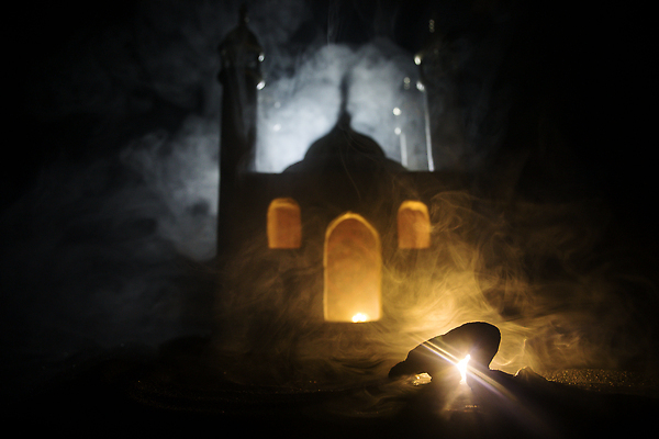 포토 JPG 해외이미지 전통 실루엣 종교 문화 백그라운드 창문 사람 동양인 사람없음 건물 믿음 희망 미니어처 달 기도 축하 날짜 야간 이슬람교 모스크 신성 동쪽 단식 라마단 숭배 신앙심 아랍어 해외202310 해외포토 자연요소 건축물 감정 컨셉 촬영기법 인종 모형 방향 파일형식