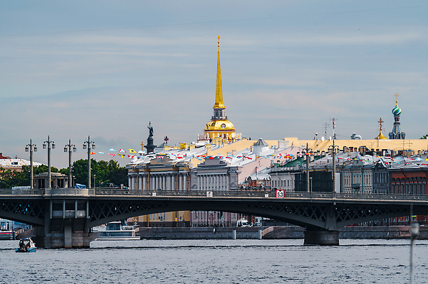 포토 JPG 해외이미지 전통 유럽 문화 여행 건축양식 하늘 미술 사람없음 건물 파란색 강 도시풍경 노란색 교회 탑 기둥 도시 성 센터 역사 재산 황금 성자 러시아 타운 첨탑 천연기념물 랜드마크 러시아인 옛날 해외202310 해외포토 서양인 건축물 건축 나라 종교 컬러 종교건축 문화예술 풍경 금융 파일형식