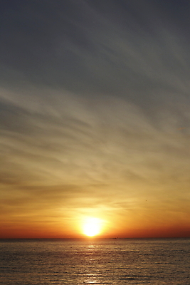 포토 JPG 해외이미지 계절 실루엣 모래 파도 바다 섬 여행 태국 자연 하늘 아침 휴식 사람없음 햇빛 태양 뷰티 반사 여행객 일출 황혼 일몰 봄 황금 저녁 휴양지 흐림 수평선 해외202310 해외포토 주간 자연요소 아시아 컨셉 날씨 촬영기법 사람 노을 장소 야간 생태계 파일형식