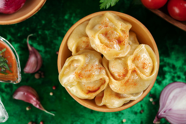 포토 JPG 해외이미지 전통 접시 음식 채소 파슬리 건강 육류 요리 동양인 사람없음 목재 초록색 식사 저녁식사 소고기 흰색 신선 사발 후추 양고기 점심식사 경단 전국 맛있는 해외202310 해외포토 나무 식기 컬러 식재료 재료 인종 사기그릇 향신료 파일형식