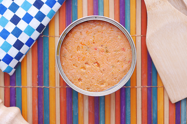 포토 JPG 해외이미지 음식 조각 육류 어류 사람없음 검은색 식사 캔 상품 참치 해산물 패키지 통조림 건강식 알루미늄 플랫레이 카피스페이스 해외202310 해외포토 컬러 식재료 수중동물 공백 플랫 파일형식