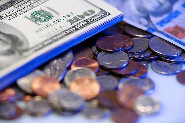 포토 JPG 해외이미지 지폐 돈 밭 비즈니스 성공 사람없음 금융 경제 파란색 달러 상점 금속 동전 미국 저축 변화 재산 황금 은색 주식 무역 투자 상업 보물 계산서 월급 고용 센트 수도권 자금 해외202310 해외포토 산업 컬러 컨셉 북아메리카 농업 재질 구직 지역 채용 파일형식