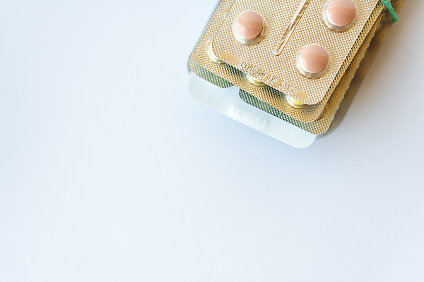 포토 JPG 해외이미지 컬러 과학 백그라운드 컨셉 건강 병원 사람없음 치료 빨간색 파란색 세트 알약 약 고통 흰색 그룹 약초 질병 약국 오브젝트 두통 처방 테라피 중독 흙더미 조제 돌봄 복용 진통제 치료제 헬프 화학물질 항생제 해외202310 해외포토 감정 의학 모션 뷰티 흙 도움 풀_식물 화학 만들기 파일형식 더미