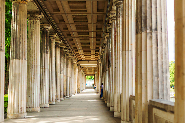 포토 JPG 해외이미지 외관 유럽 문화 섬 여행 건축양식 독일 미술 사람없음 건물 도시풍경 여행객 골동품 바위 기둥 도시 홀 복도 역사 재산 미술관 박물관 대리석 베를린 천연기념물 랜드마크 수도권 안뜰 옛날 전국 해외202310 해외포토 건축물 건축 나라 재료 문화예술 사람 풍경 금융 공간 돌_바위 지역 파일형식
